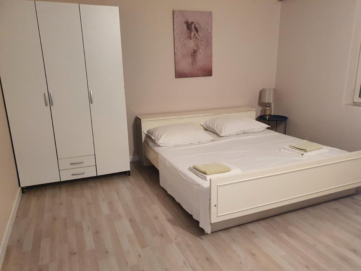 Apartmán Apartman Luka Sinj Exteriér fotografie